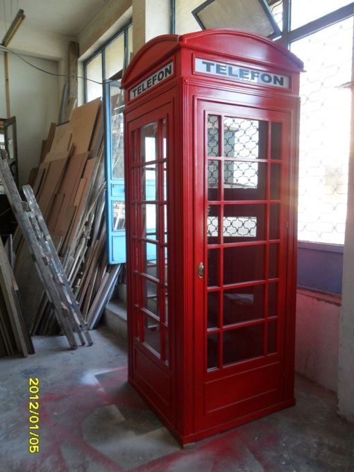  KLASİK İNGİLİZ TELEFON KABİNİ TASARIMLI AHŞAP VİTRİN DOLAP